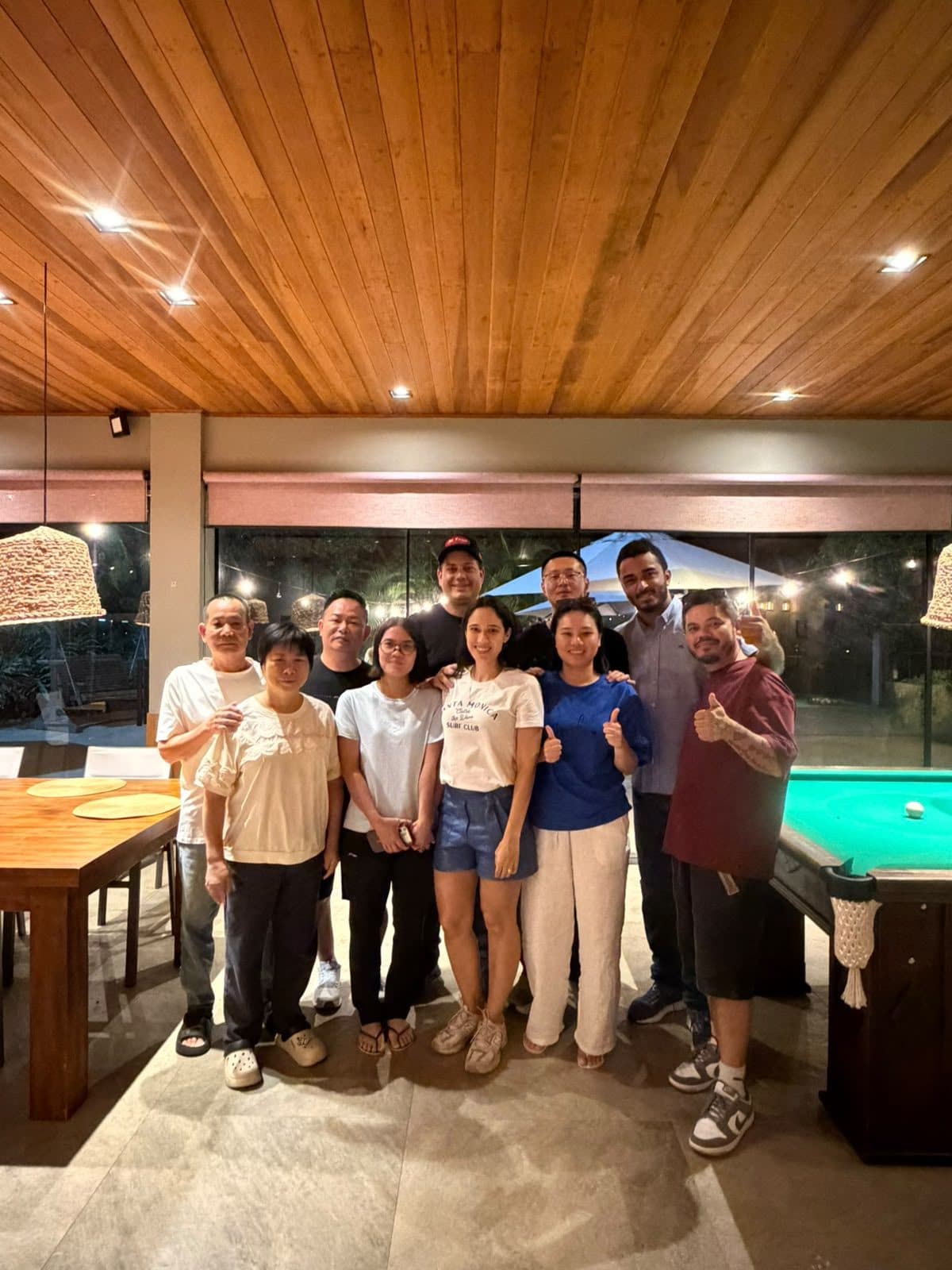 Equipe da M.Cruz Diversões reunida com parceiros e fornecedores da China